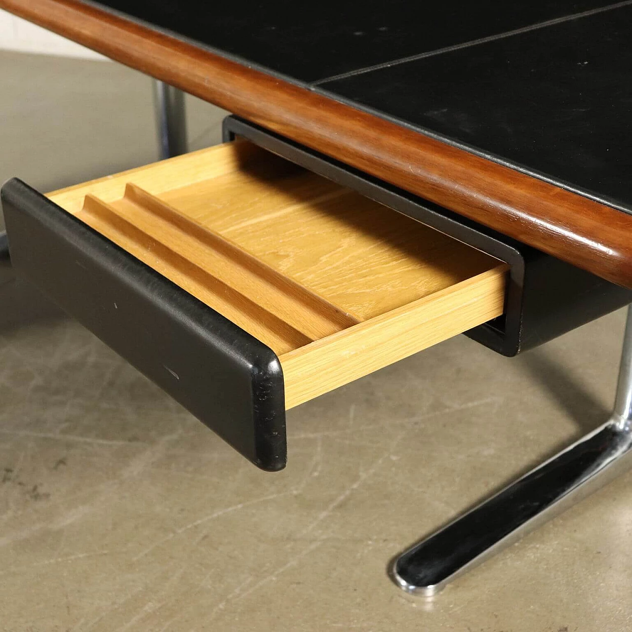 Desk in wood and leather, 80s 1103774