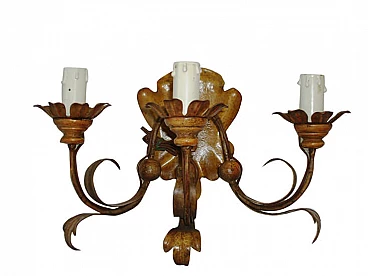 Three-armed wall sconce with leaves