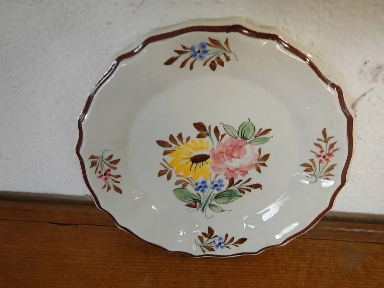 Coppia di piatti di La Fiorita Nove, in ceramica dipinta, anni 60 1104026