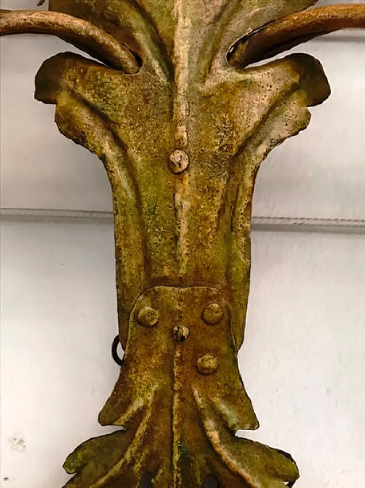 Stylized green floral wall sconce with 5 light points, 20th century 1104037