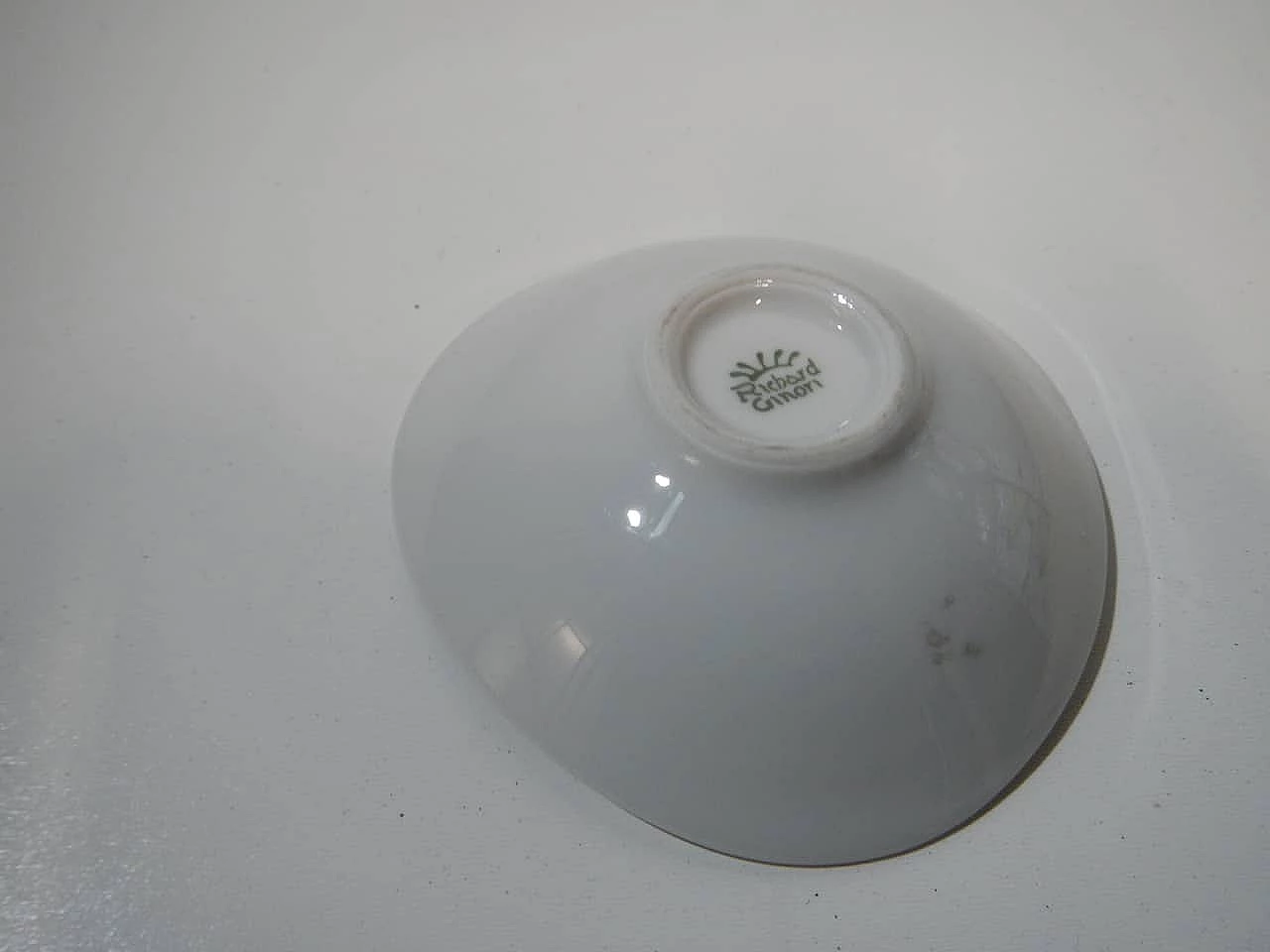 Small ceramic plate or ashtray in white painted ceramic by Ginori, Italy, 70s 1104077