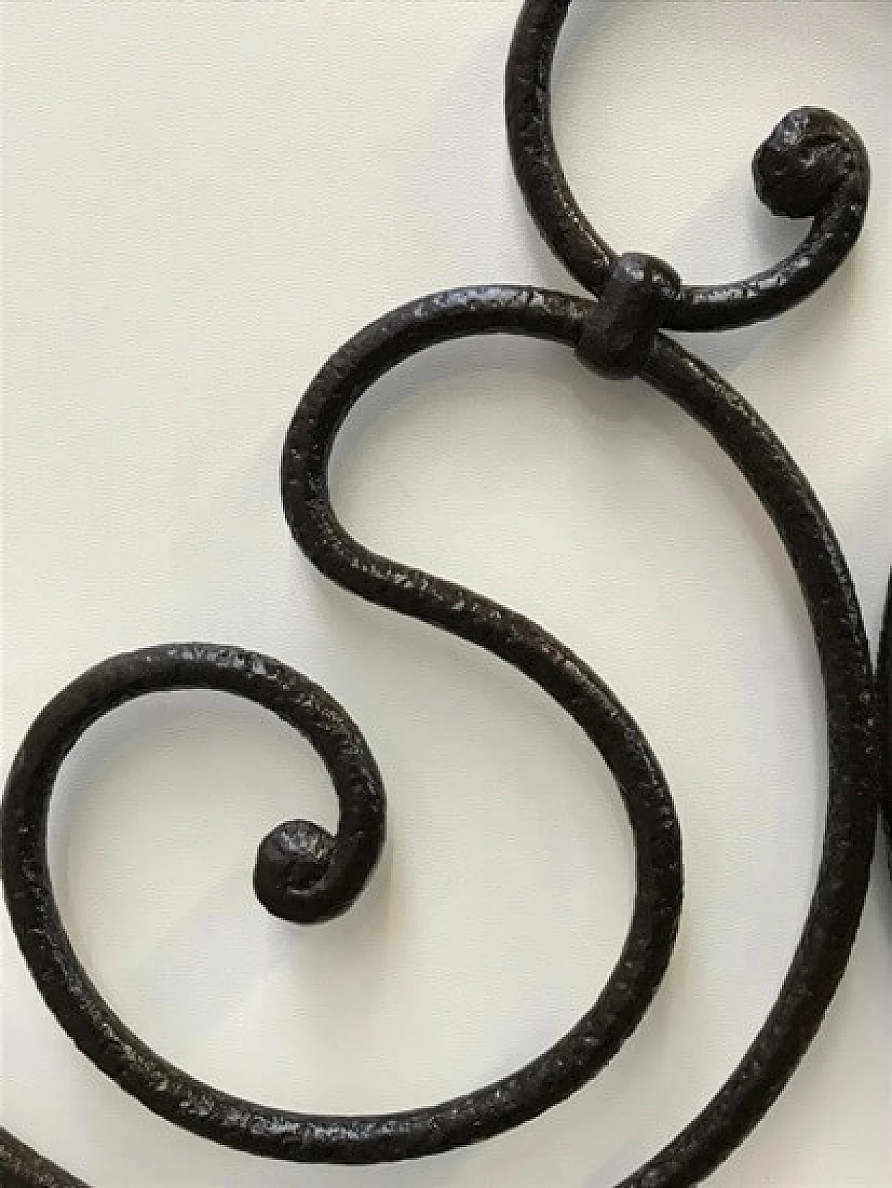 Double headboard with original rose window 1104150