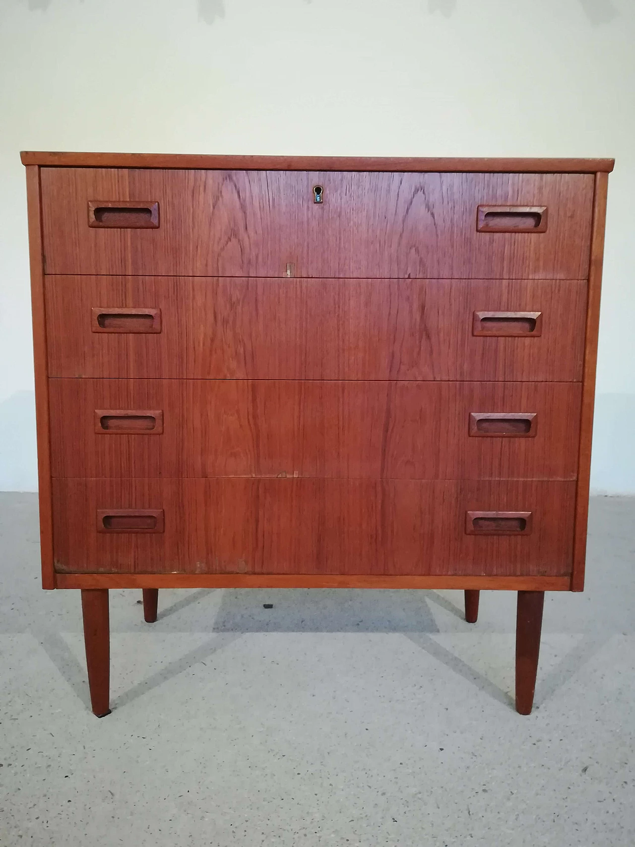 Rosewood chest of drawers, 1960s 1104498