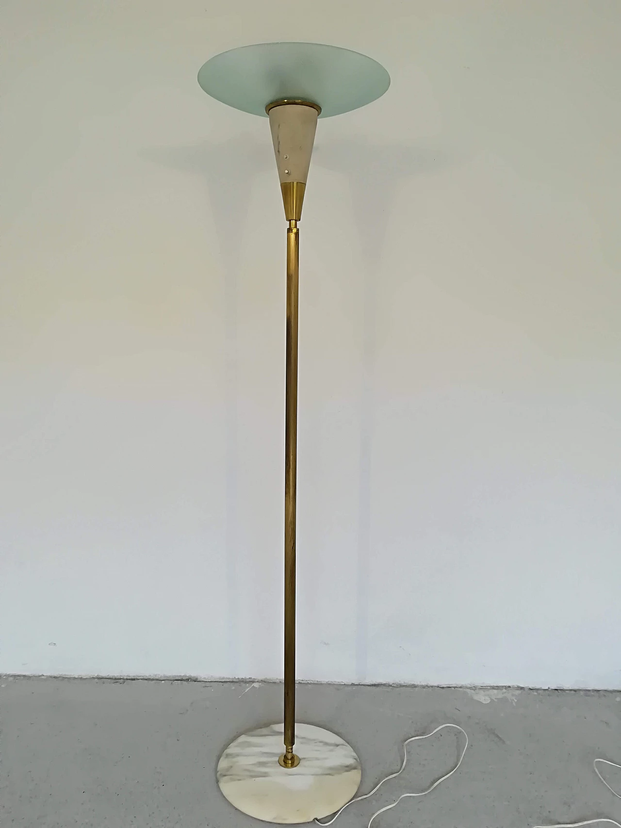 Glass and brass floor lamp, 1950s 1104574