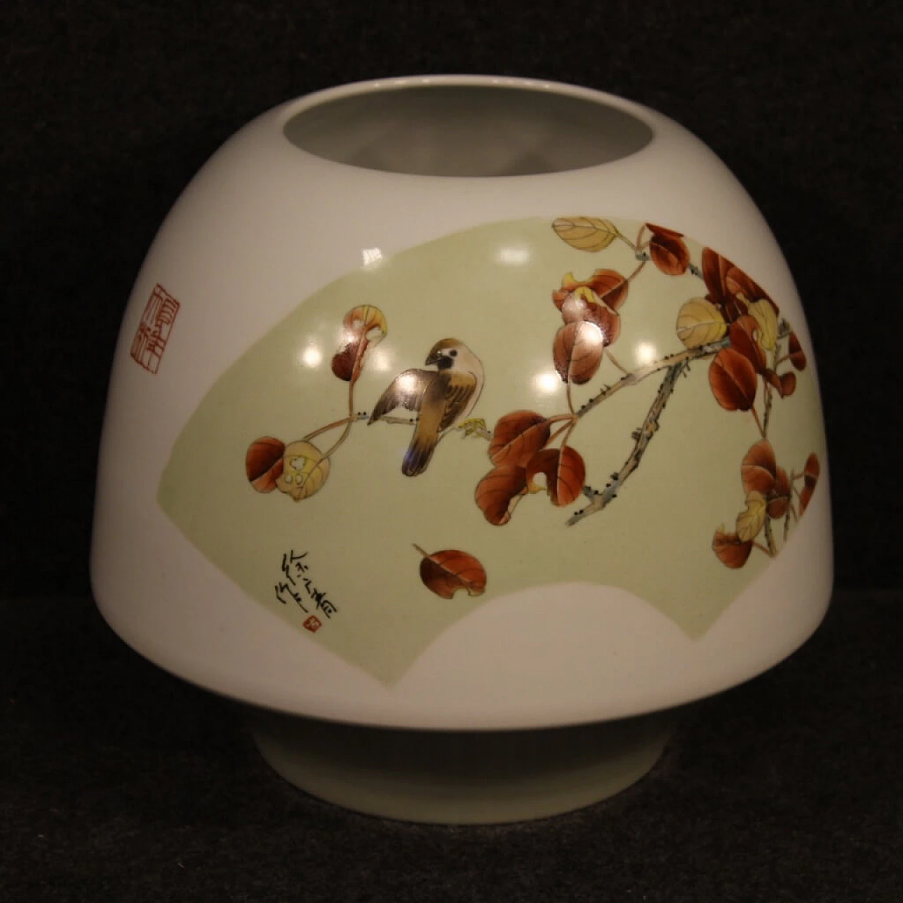 Vaso cinese in ceramica dipinta con decori floreali 1105352