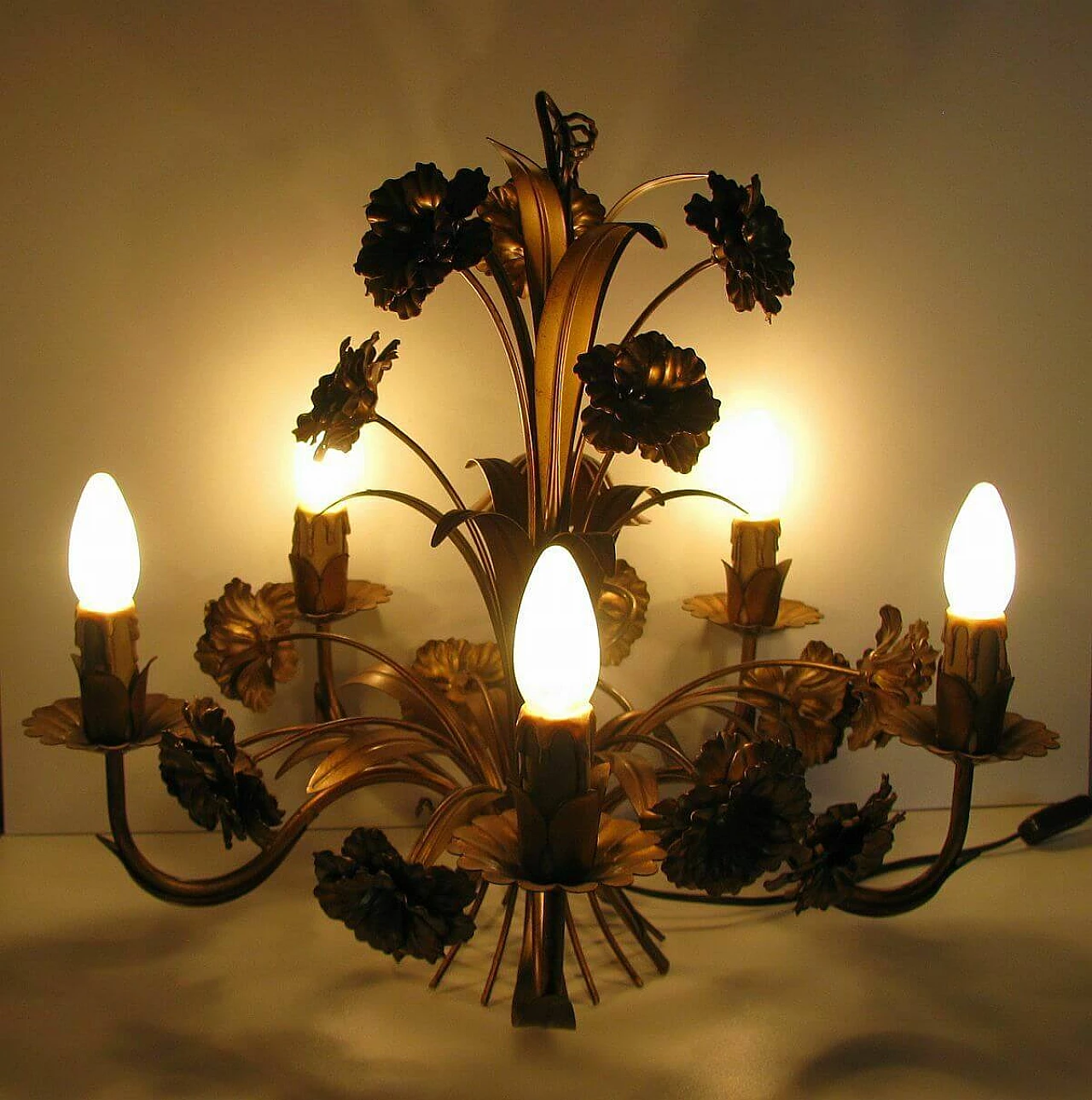 Lampadario floreale in stile Hollywood Regency, anni '60 1106311