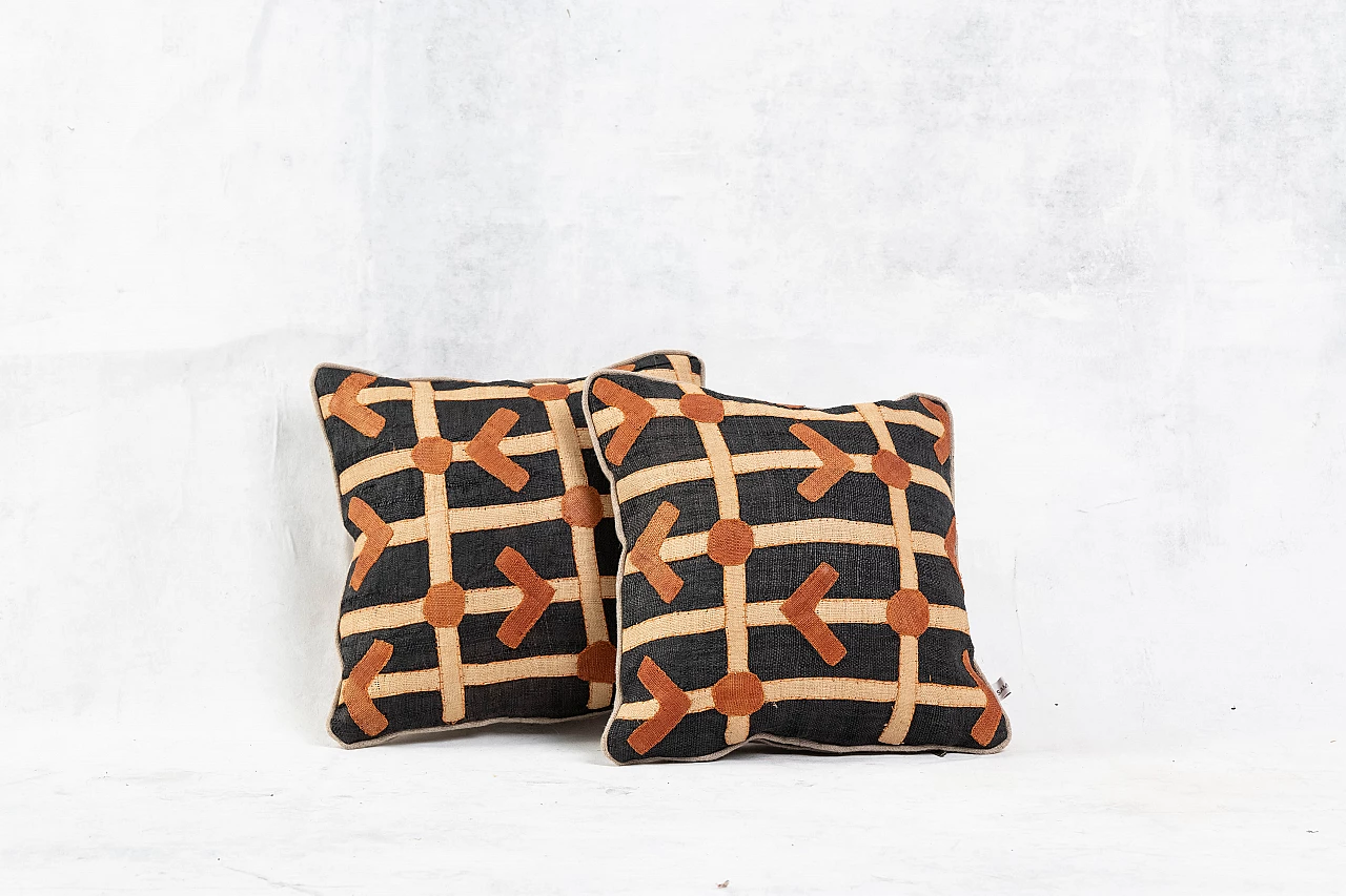 Eyebrow pattern kuba pillows 1106534