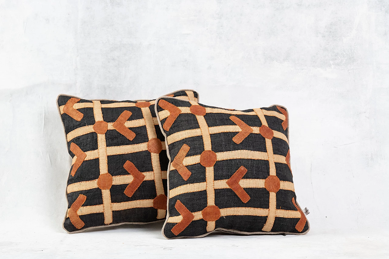 Eyebrow pattern kuba pillows 1106536