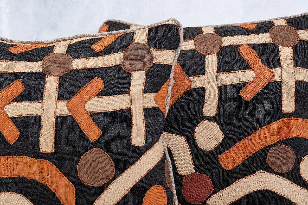 Pillow with arrows and polka dots kuba 1106577