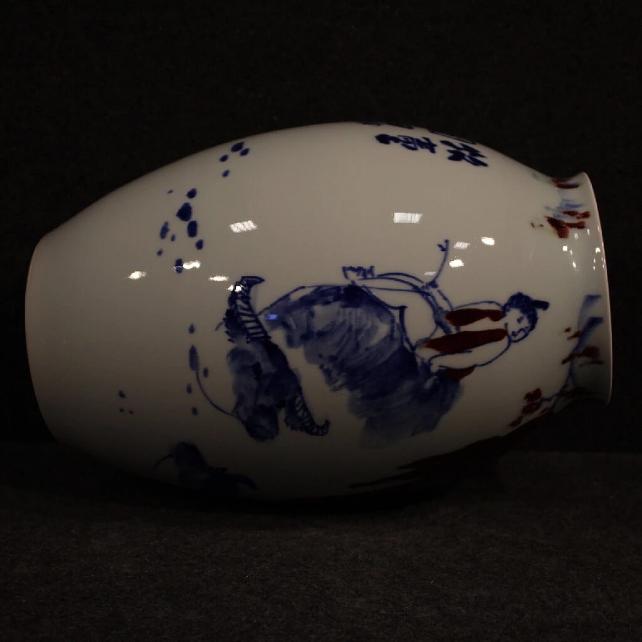 Vaso cinese in ceramica dipinta e smaltata 1106684