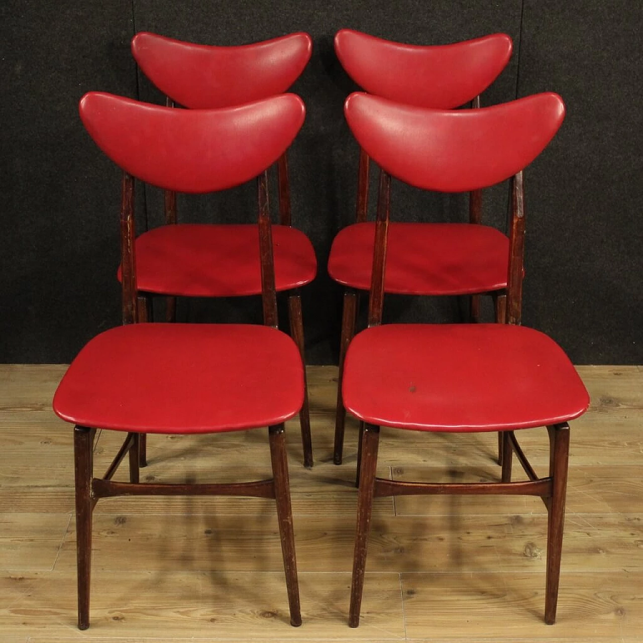 4 sedie in legno e skai rosso, anni '70 1106918