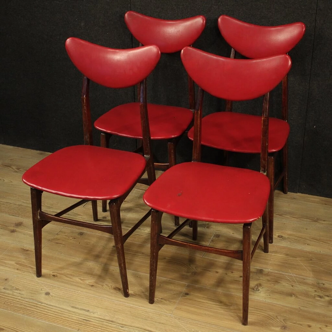 4 sedie in legno e skai rosso, anni '70 1106919