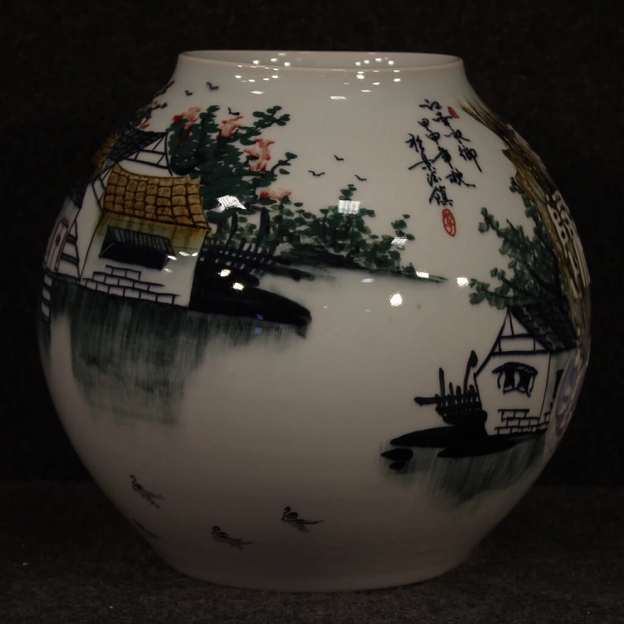 Vaso cinese in ceramica dipinta e smaltata 1107666