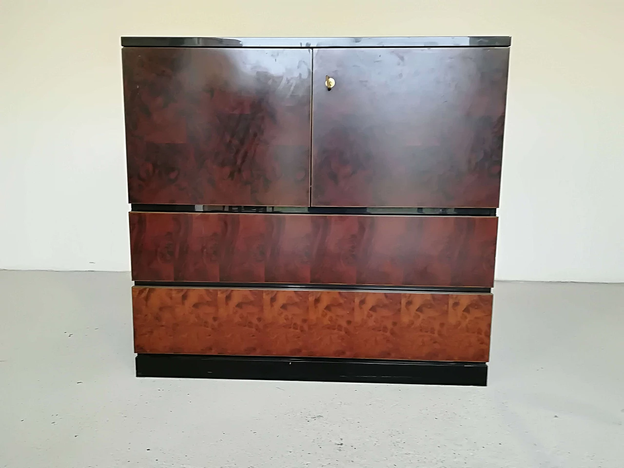 Credenza in legno e radica di Saporiti Italia, anni '70 1108434