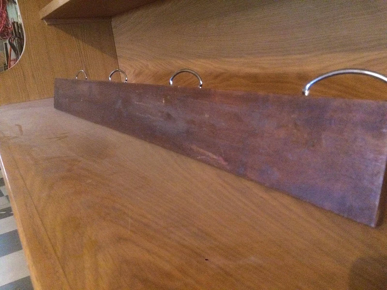 Appendiabiti a 4 ganci in legno e metallo 1108442