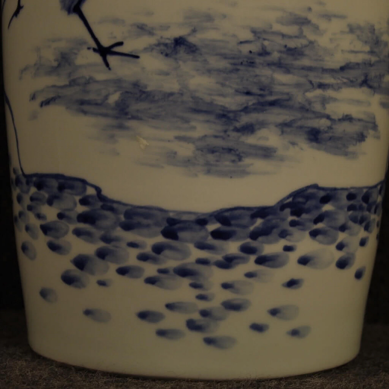 Vaso cinese in ceramica con paesaggio 1108805