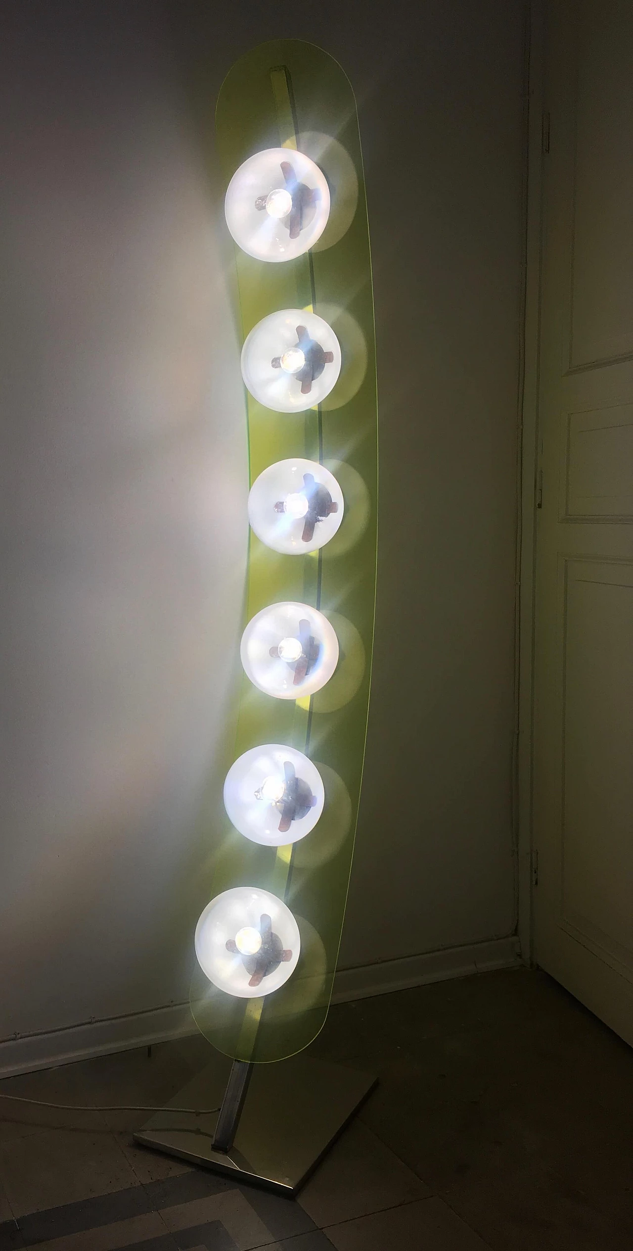 Floor lamp with green fluo plexiglass, 70s 1110146
