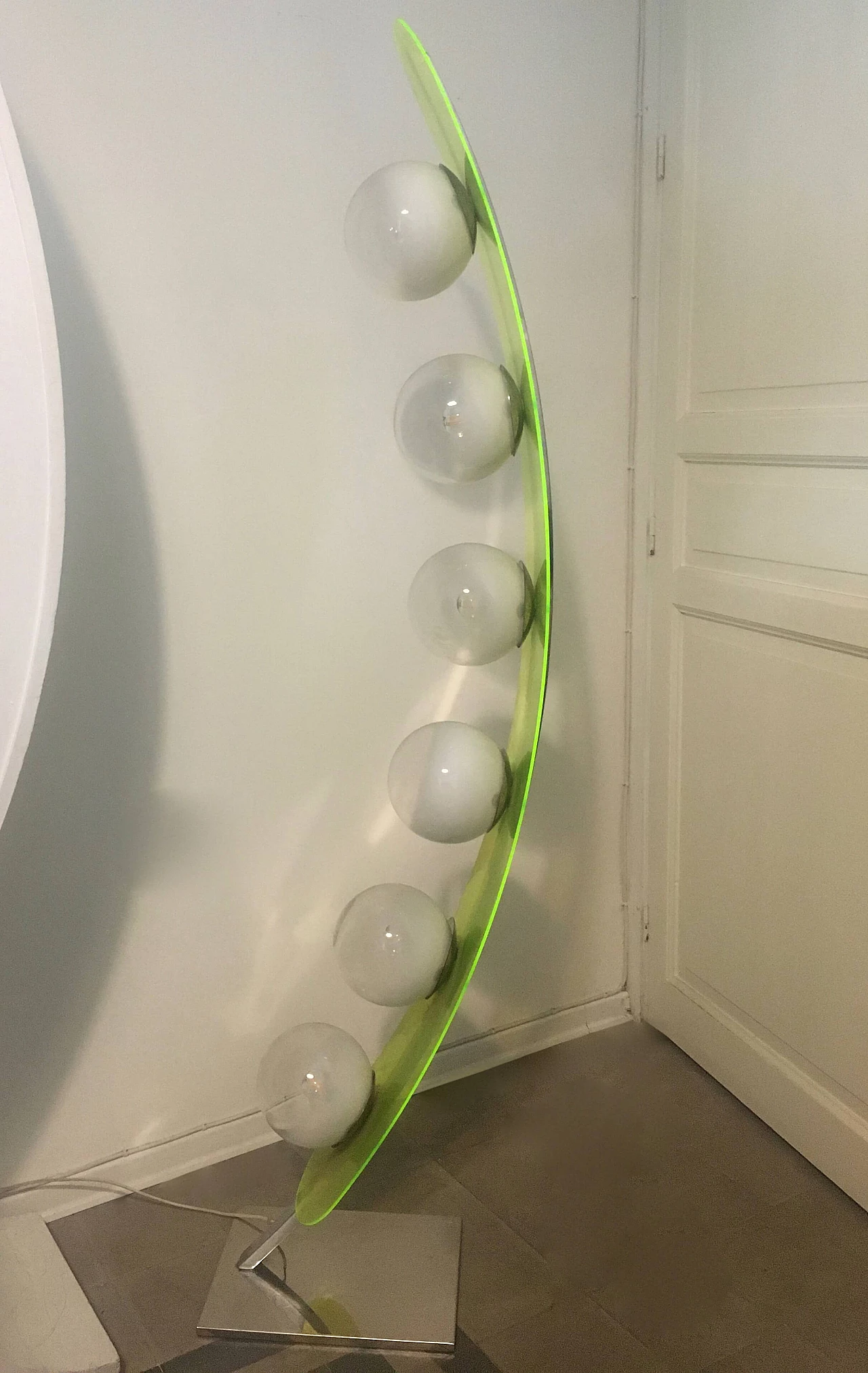 Floor lamp with green fluo plexiglass, 70s 1110148