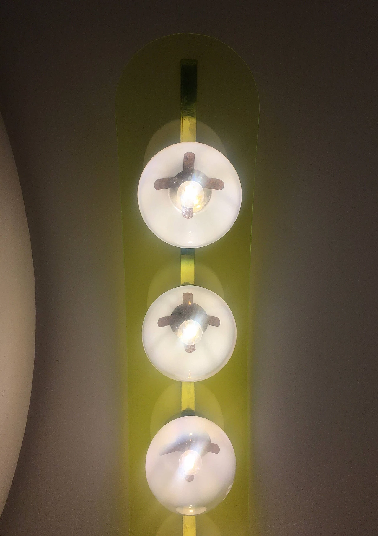 Floor lamp with green fluo plexiglass, 70s 1110149