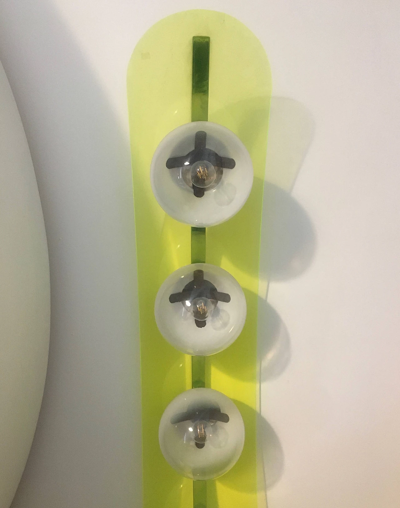 Floor lamp with green fluo plexiglass, 70s 1110154