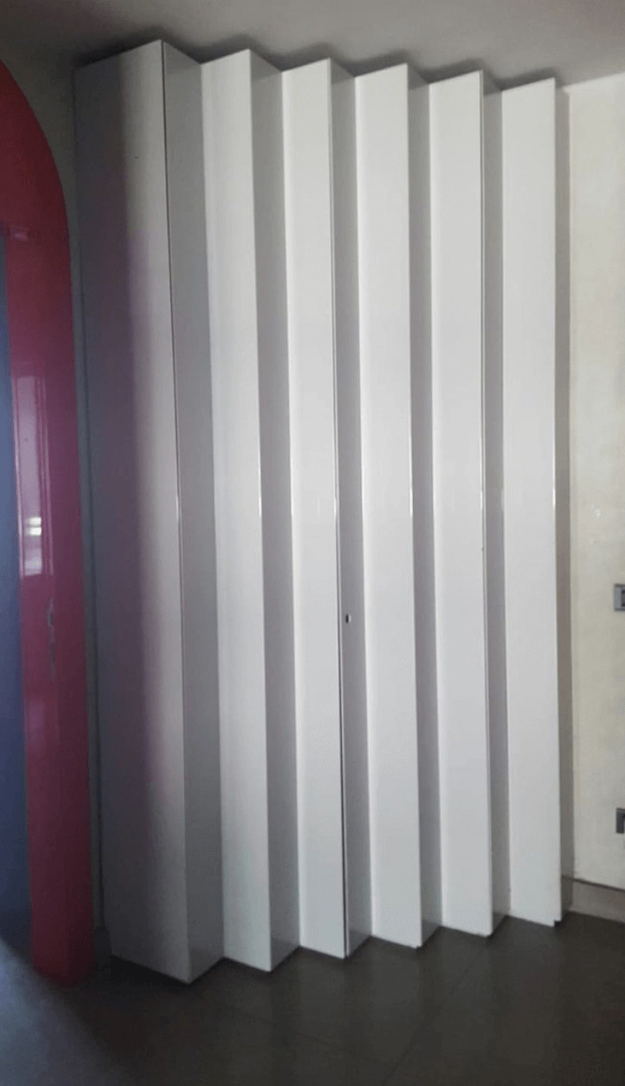 Armadio angolare bianco di Ambrogio Tressoldi e Alberto Salvati, anni '80 1111696