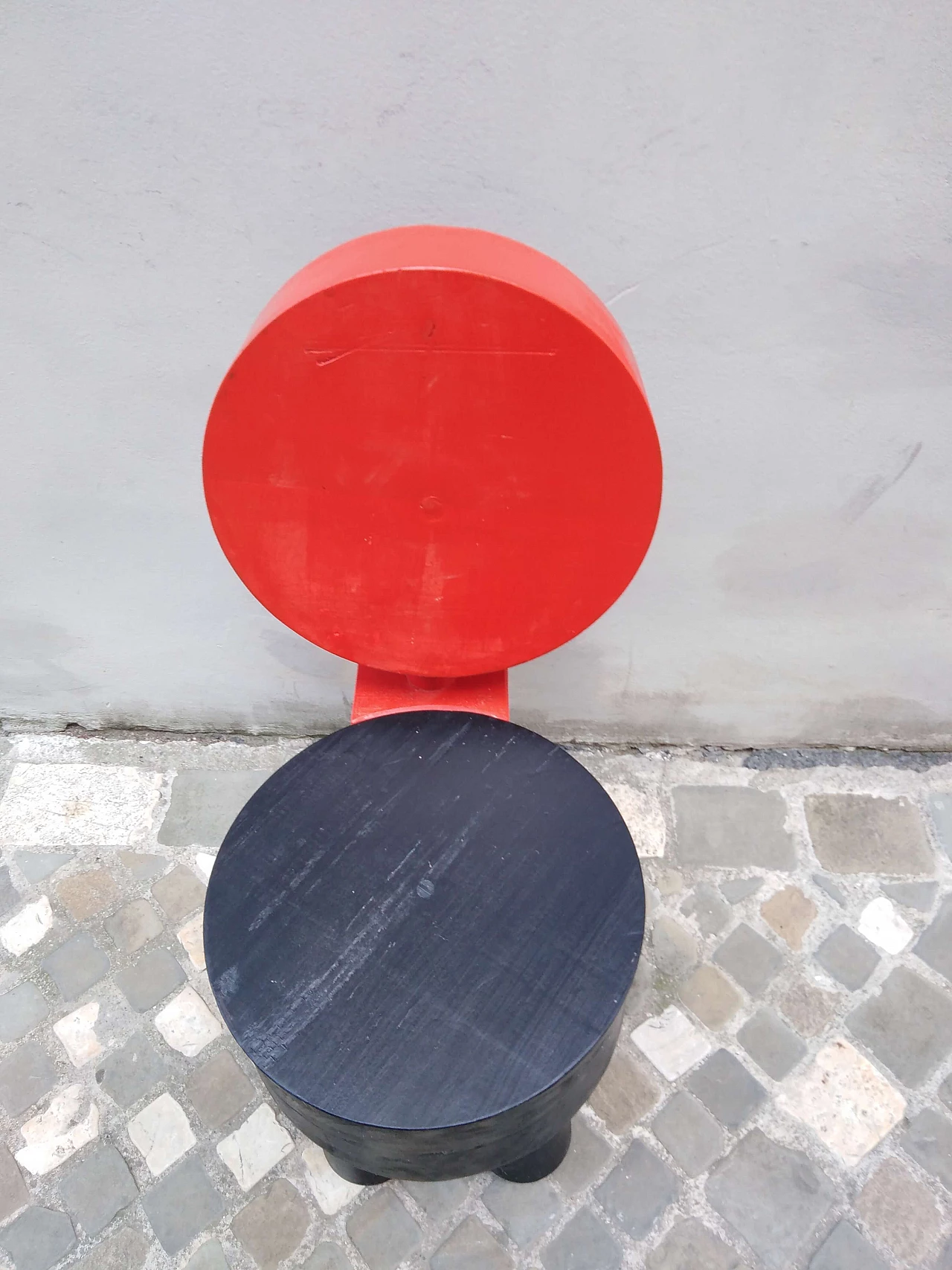 Round chair, handcrafted in wood 1111799