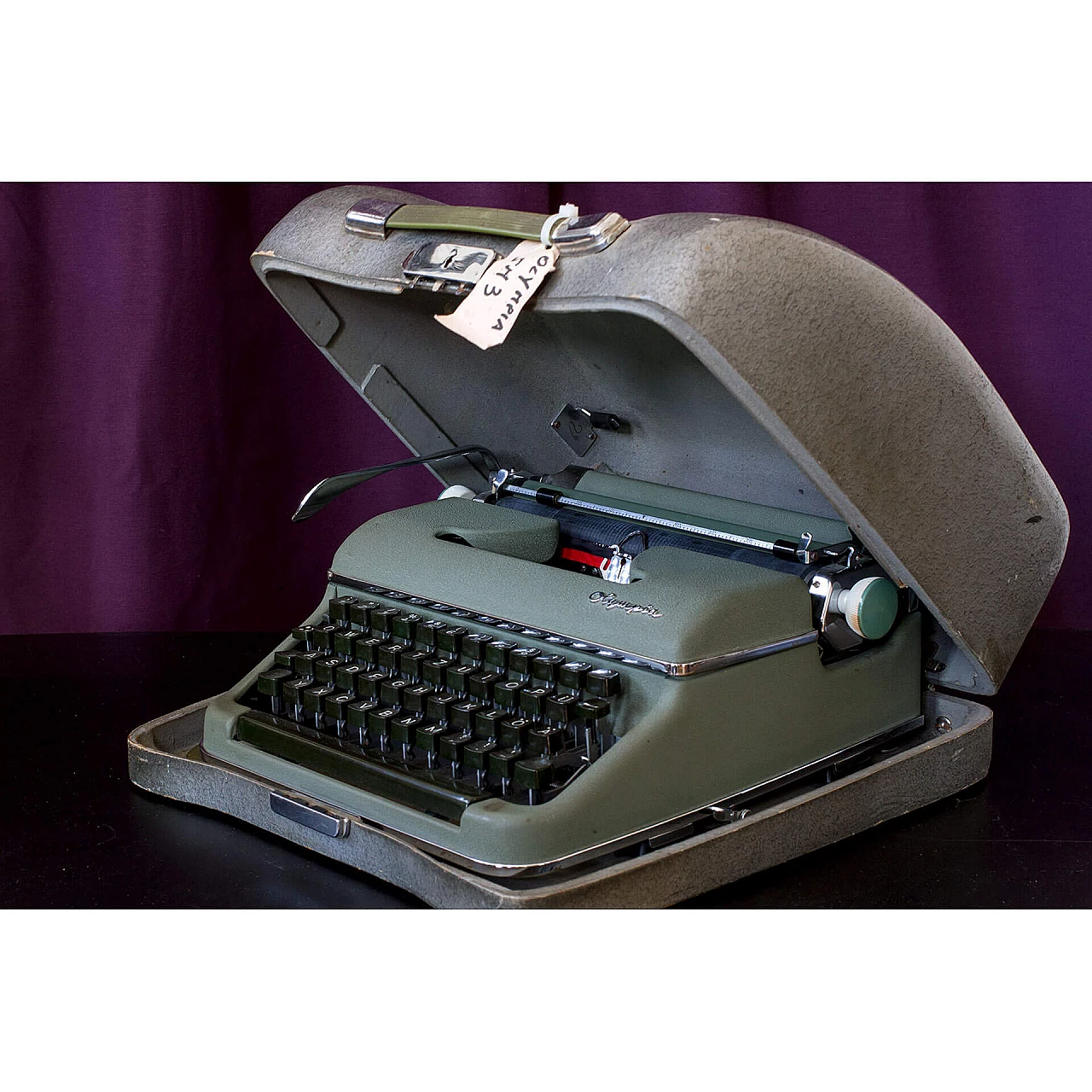 Olympia SM3 greenish typewriter with case, Germany, 50s 1113124