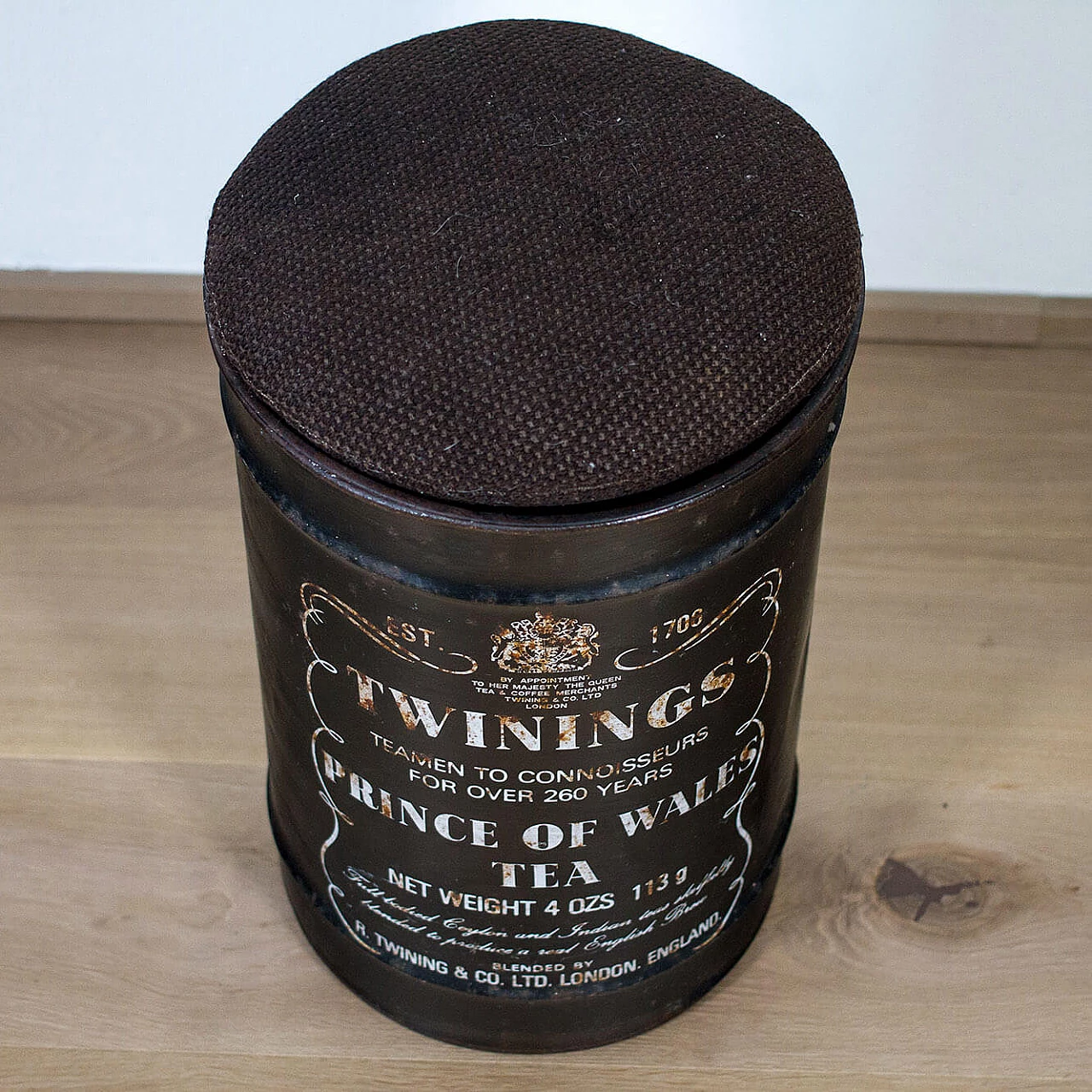 Industrial style stool made as a Twinings tea barrel, 70s or 80s 1113131