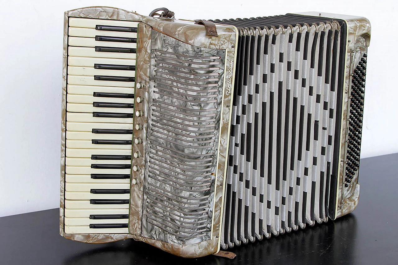 UNIVERSAL vintage Accordion, U.S.A., 50s 1113147