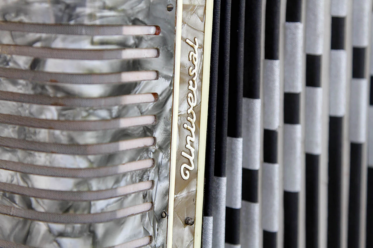 UNIVERSAL vintage Accordion, U.S.A., 50s 1113148