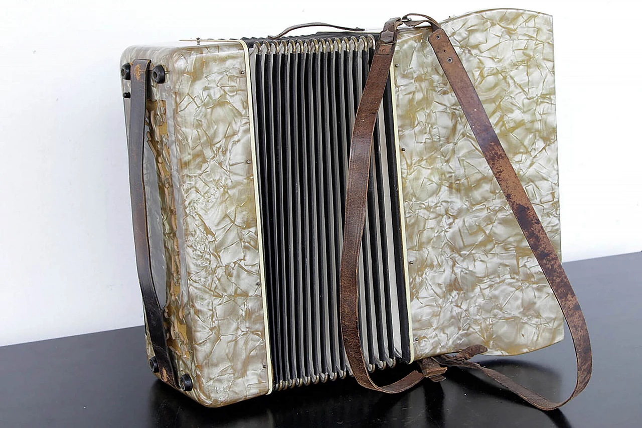 UNIVERSAL vintage Accordion, U.S.A., 50s 1113150