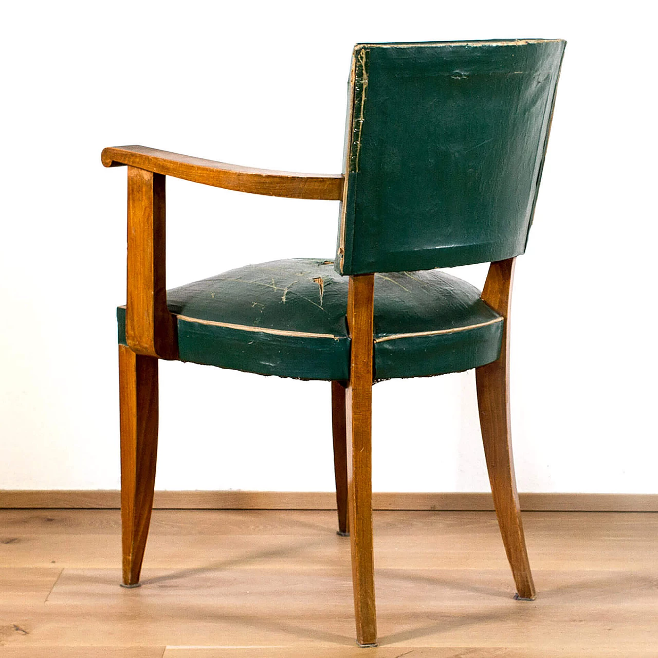 Poltroncina francese in legno e pelle verde, anni '40 1113154