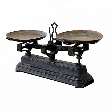 French 5 Kg metal scale with 2 plates, France, 40s