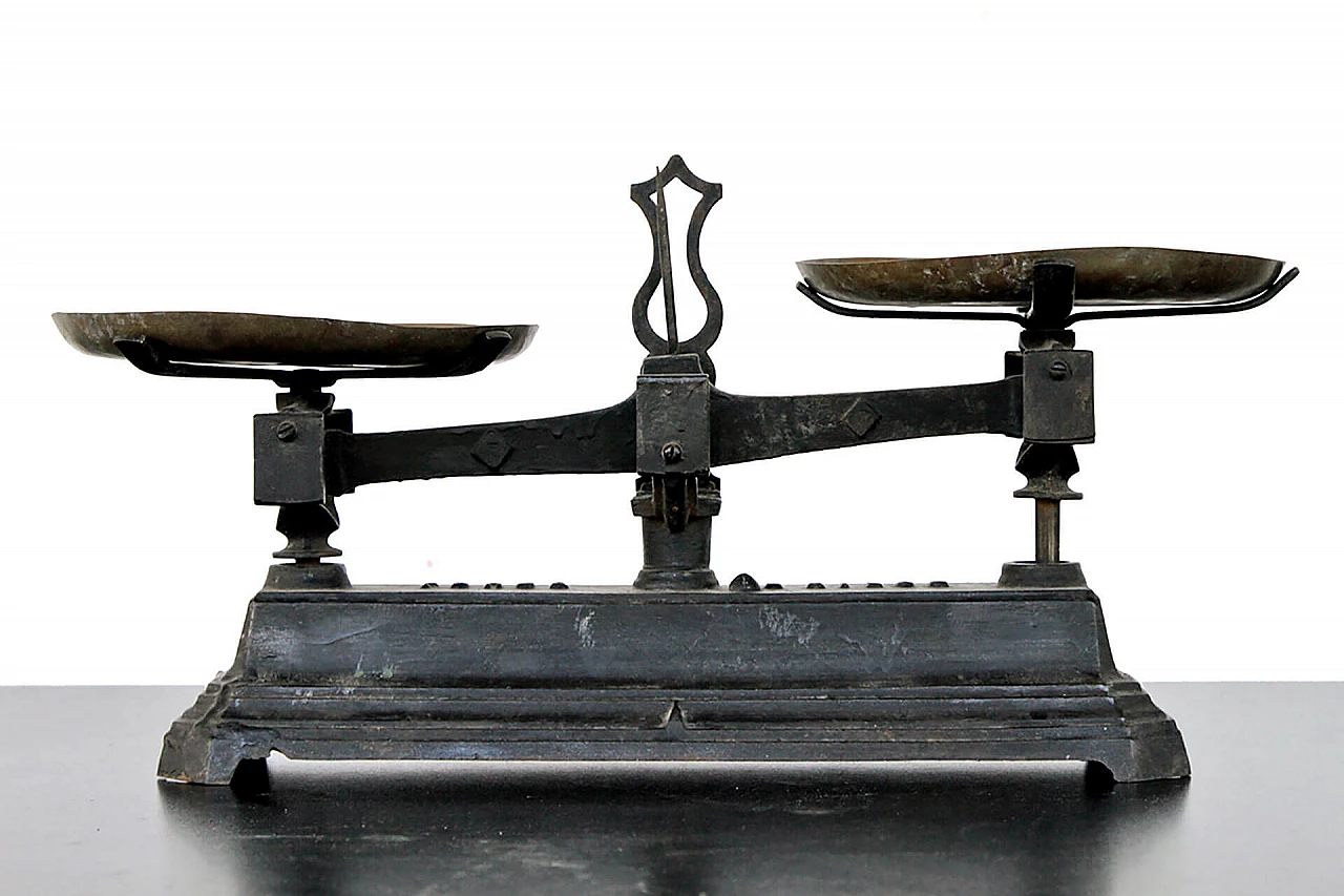 French 5 Kg metal scale with 2 plates, France, 40s 1113167