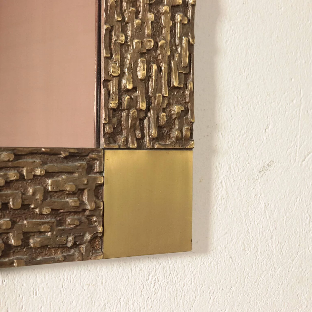Specchio con cornice in ottone di Luciano Frigerio 1114331