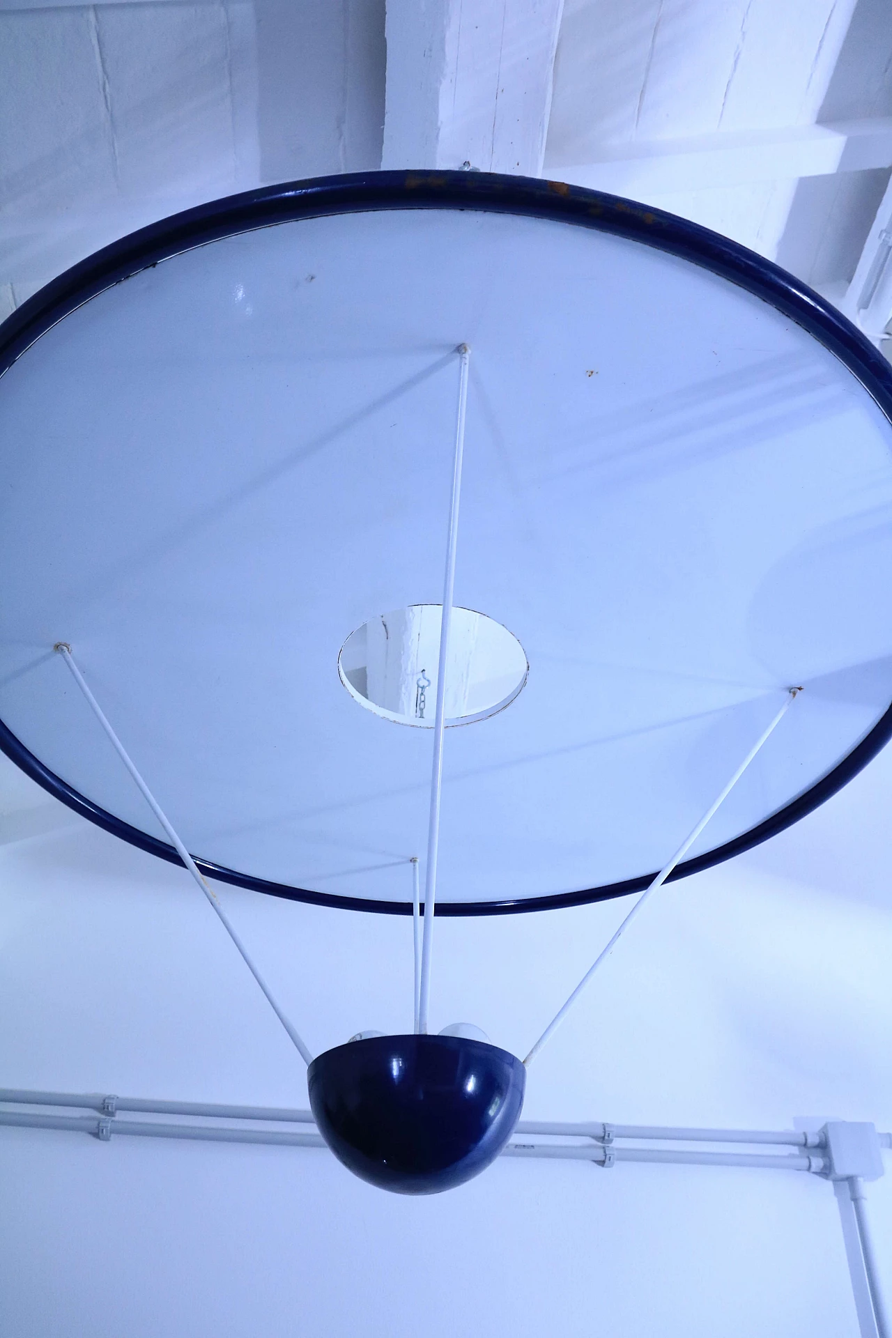 Coppia di grandi lampadari in metallo 1115832