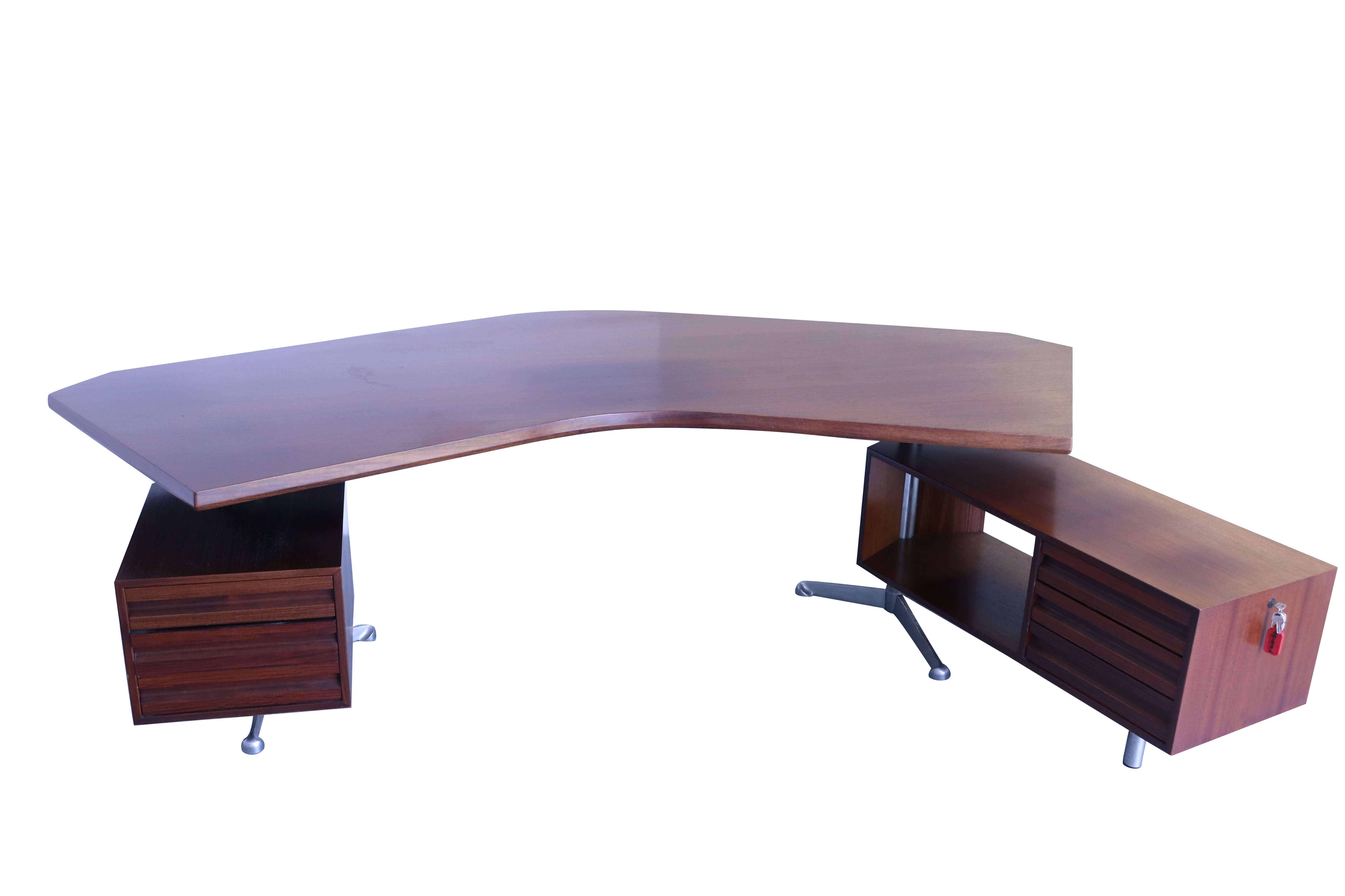Desk model Boomerang T96 by Osvaldo Borsani for Tecno | intOndo
