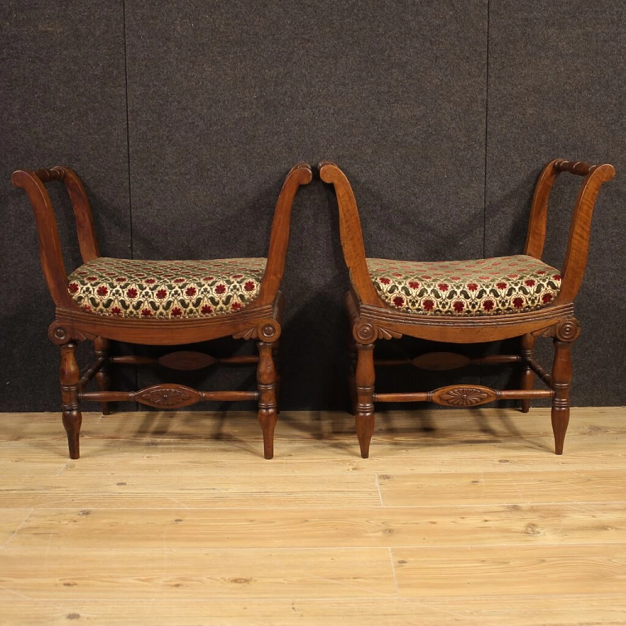 Pair of Charles X benches in carved walnut and floral fabric, 19th century 1116101