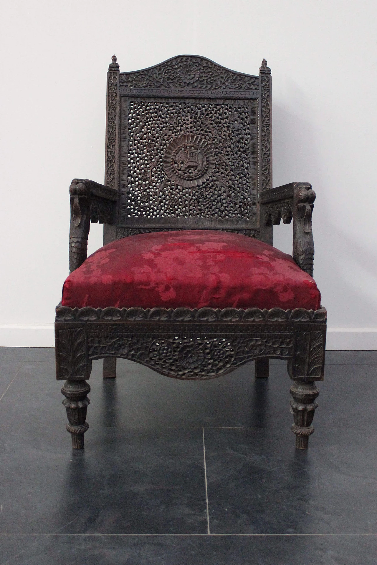 Ancient colonial armchairs 1116539