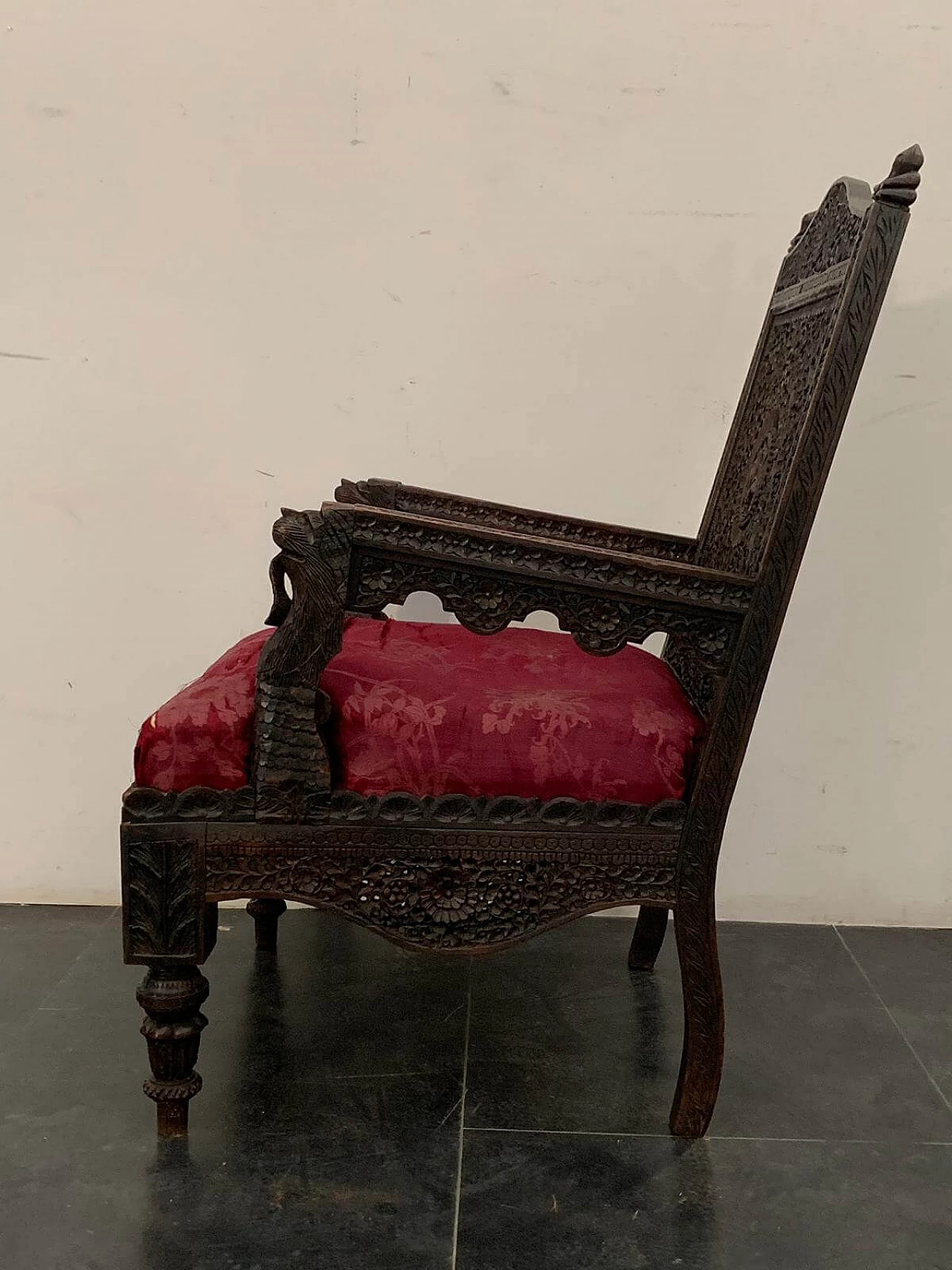 Ancient colonial armchairs 1116542