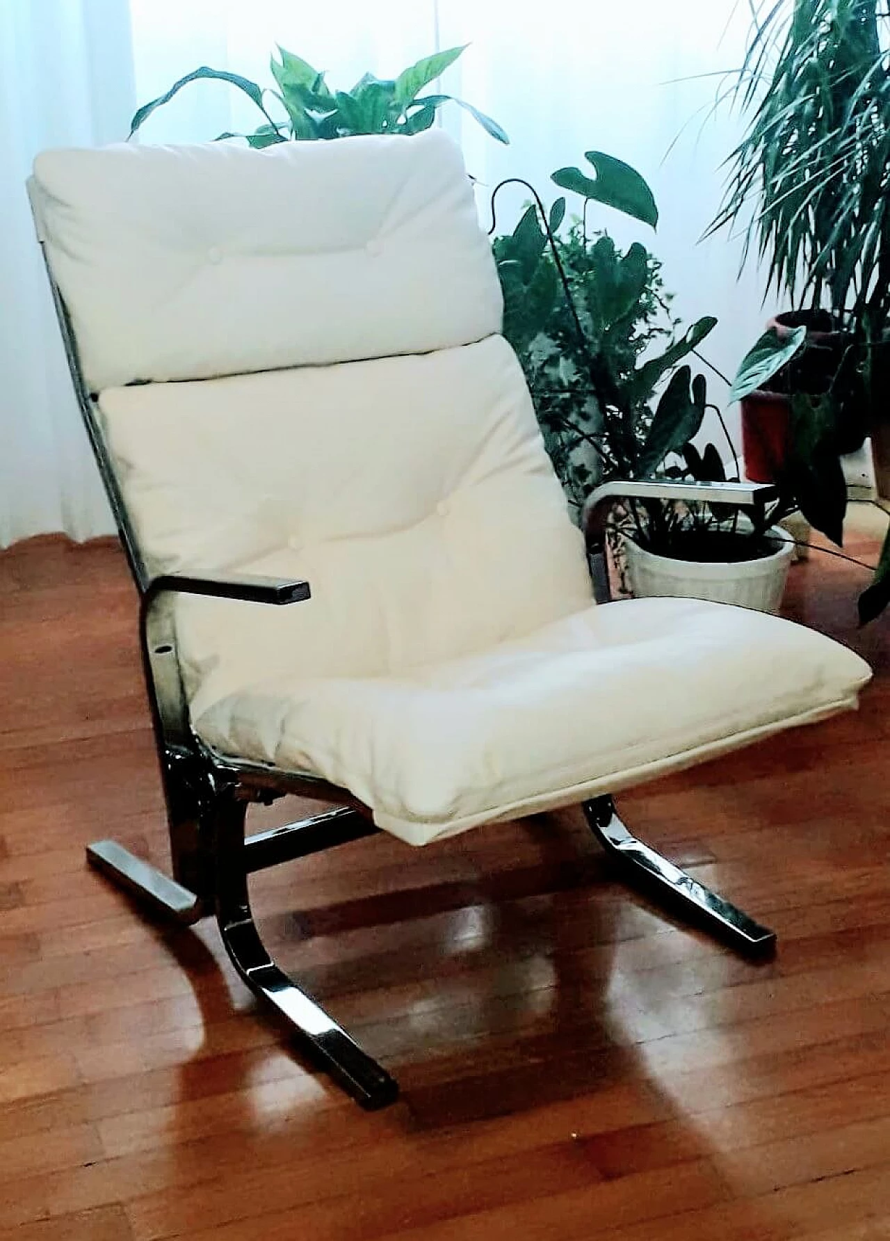 Poltrona in pelle e acciaio disegnata da Ingmar Relling 1116609