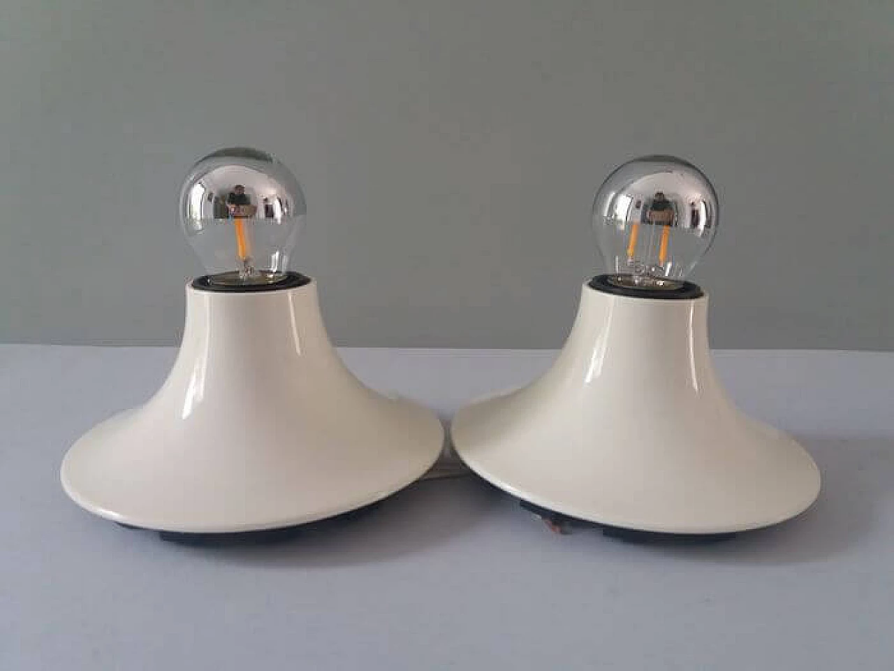 Coppia di lampada parete o soffitto Teti di Vico Magistretti per Artemide 1117262