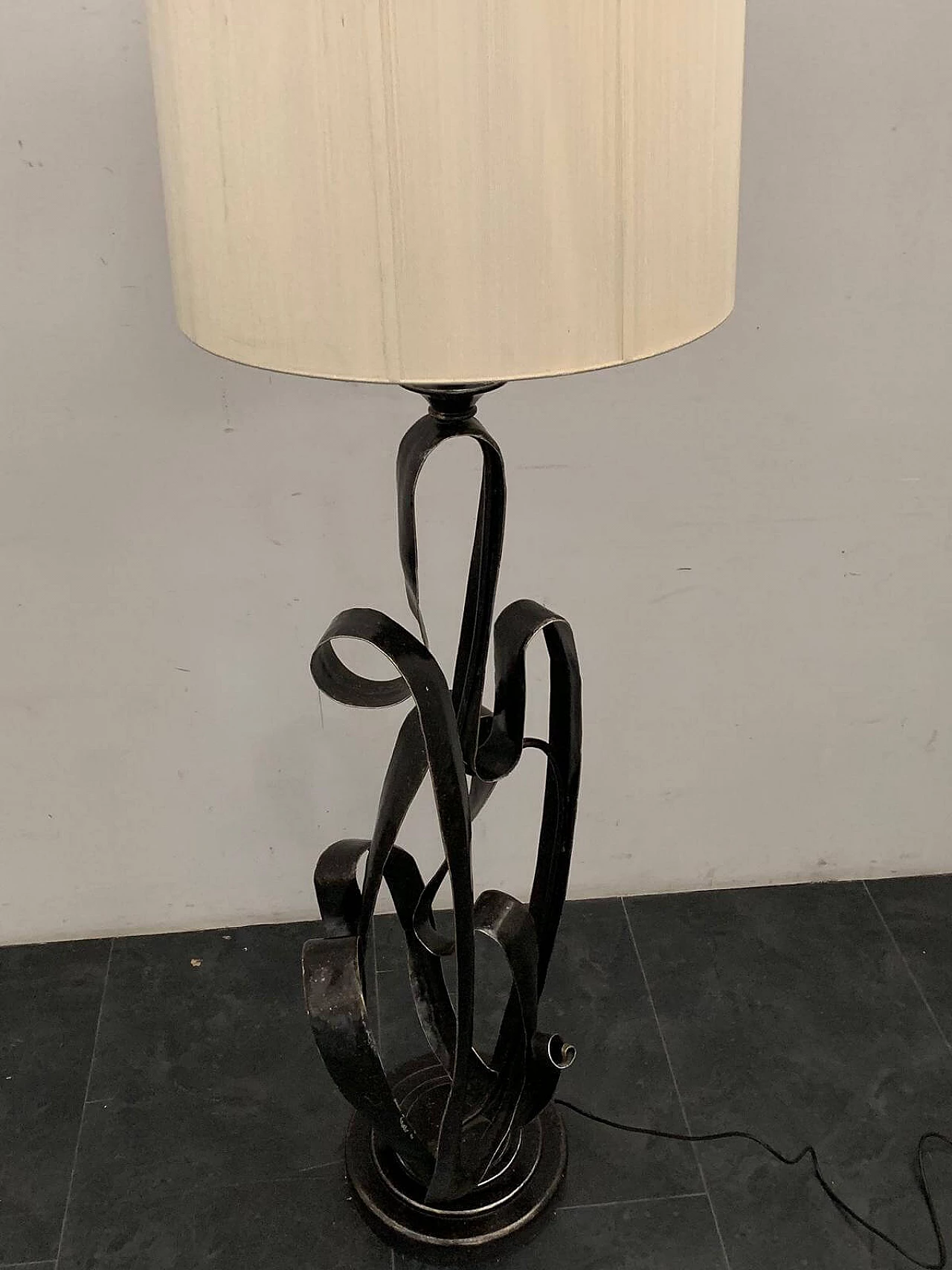 Wrought iron floor lamp, 80's 1117965