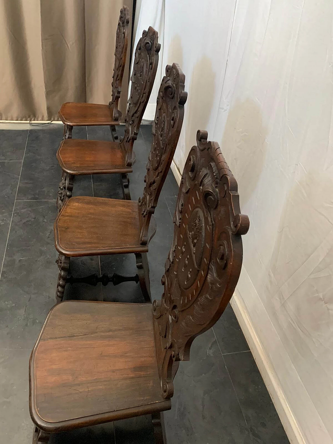 4 Neo Renaissance chairs in carved walnut, 1800s 1120733