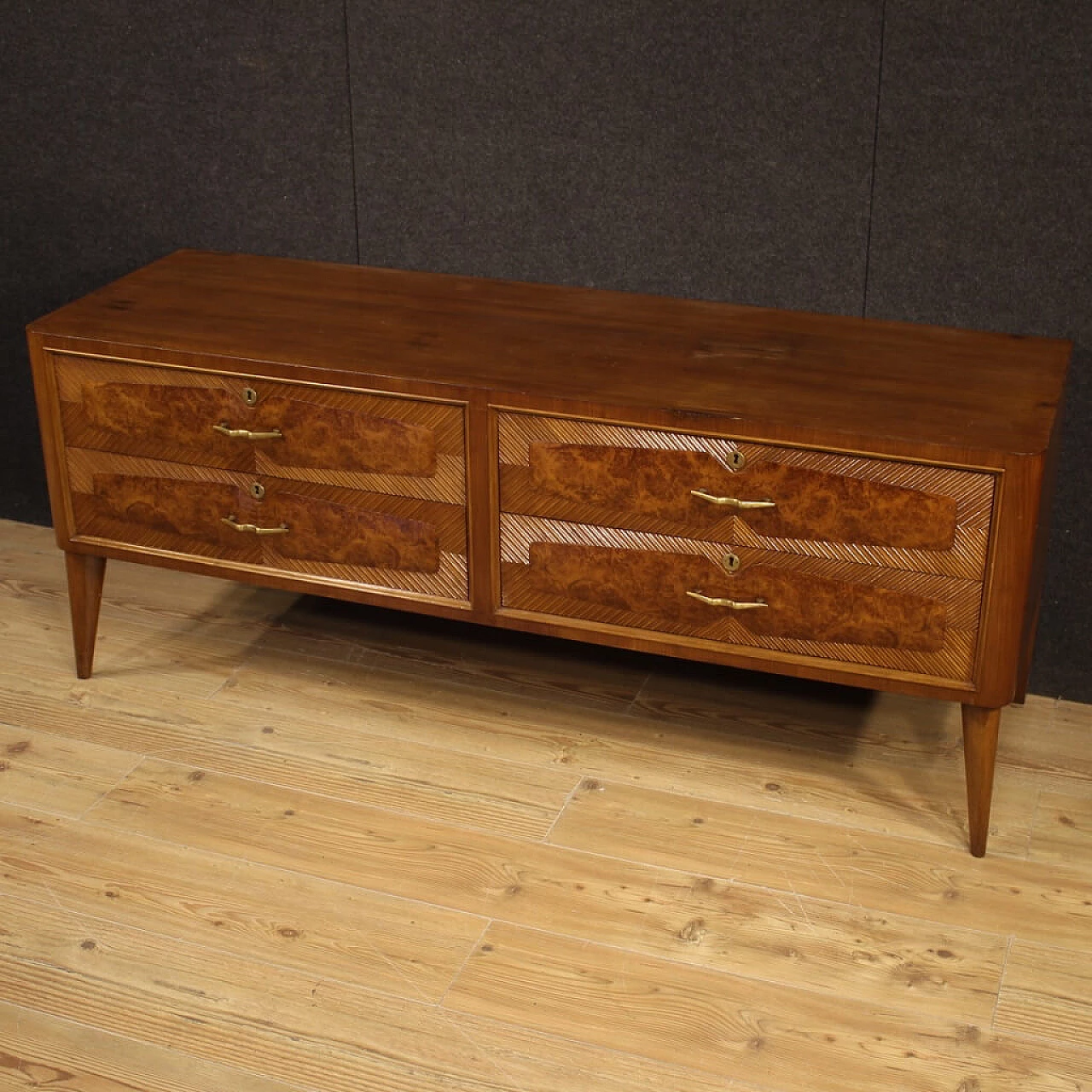 Cassettiera in legno di noce, radica, faggio e legni da frutto 1120906