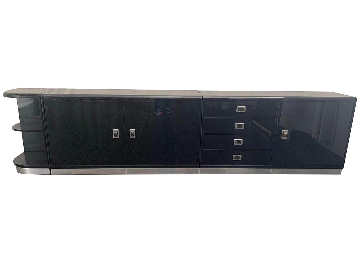 Set di credenze componibili laccate nero lucido con maniglie in pelle, anni '70 1122345