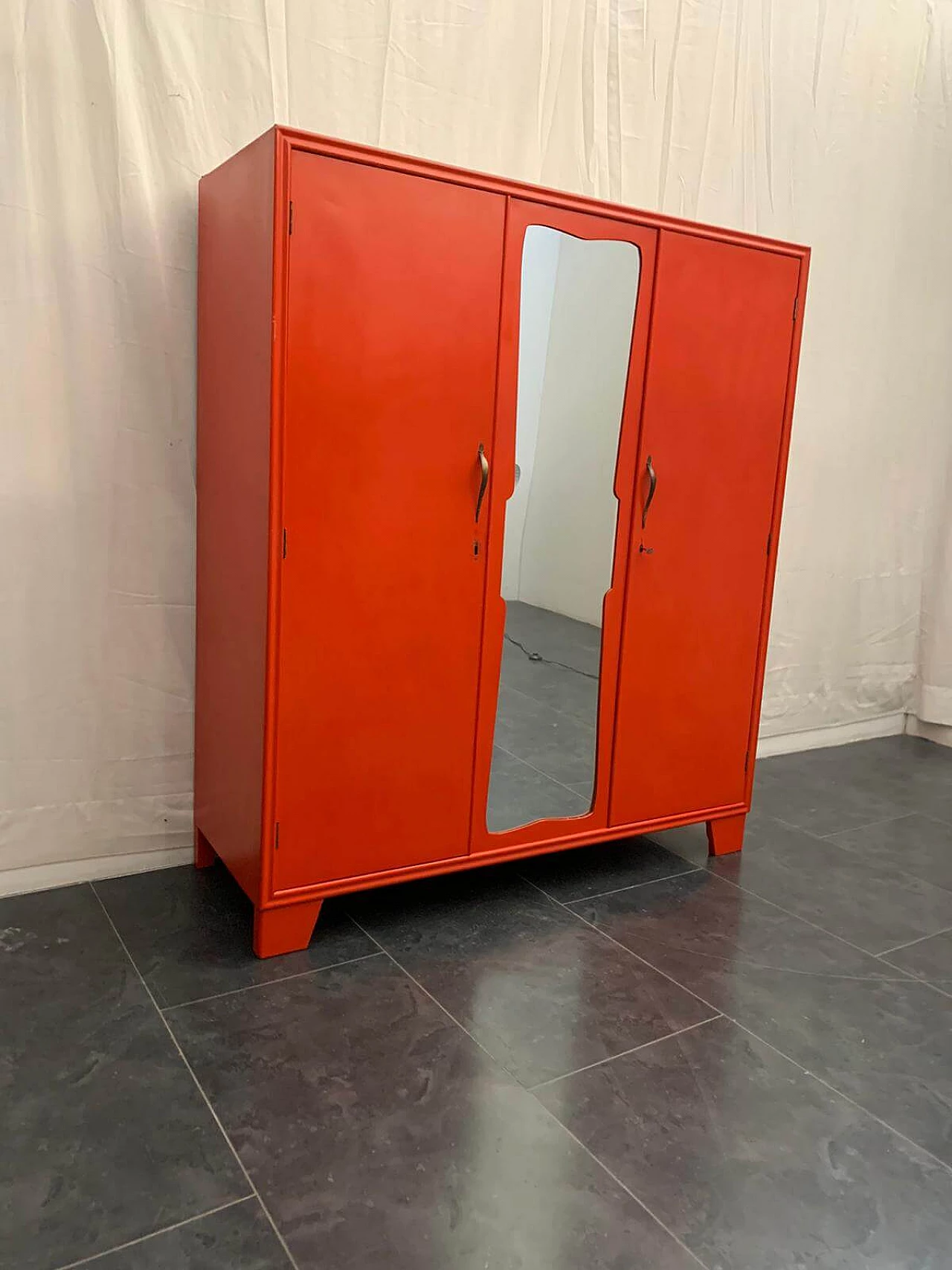 Armadio Art Déco in rosso corallo, anni '30 1123324