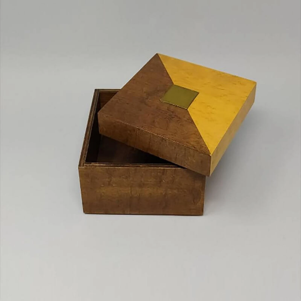 Maple wood box, 1970's 1124040