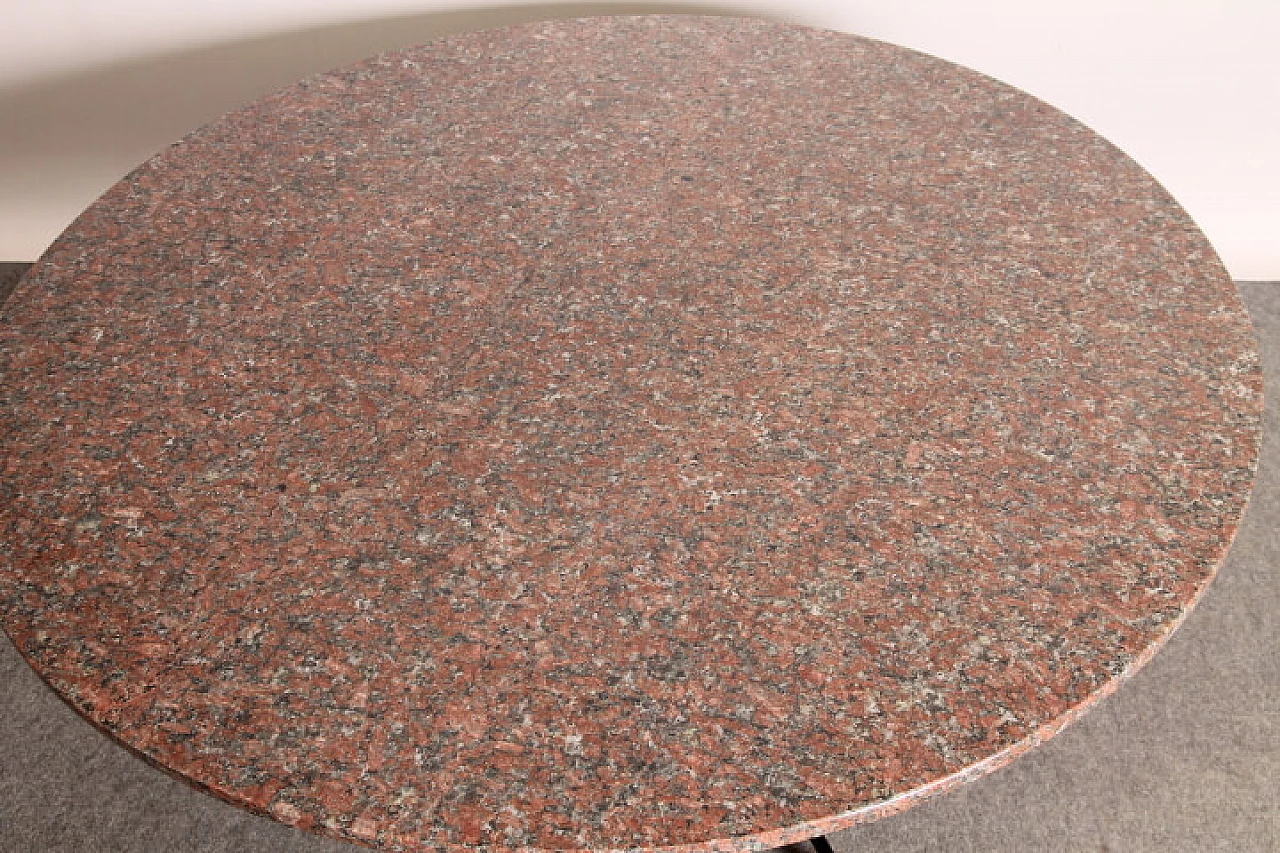 Mid-century round table with pink granite top and brass details, Italy, 50s 1124793