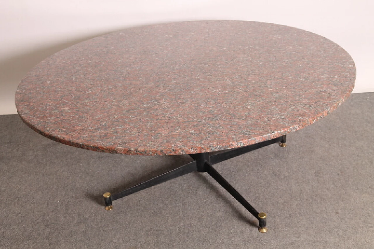 Mid-century round table with pink granite top and brass details, Italy, 50s 1124794